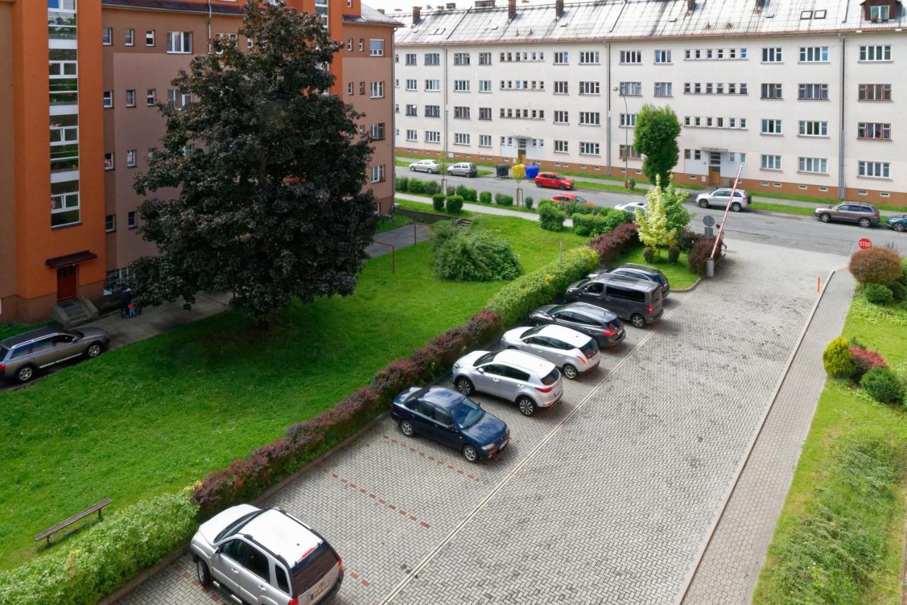 Hotel KAMU GARNI Vsetín Buitenkant foto